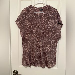 Torrid size 2 beautiful dusty purple top with little flowers.